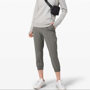 ⭐️SOLD⭐️ Lululemon Wanderer Cropped Jogger
